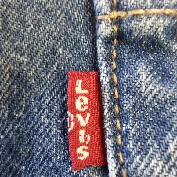 NWT Levi's High Waisted Mom Denim Shorts Size 26W - Picture 7 of 7
